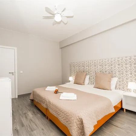 Casa Limao - Senhora Da Rocha, Algarve *