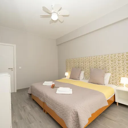 Casa Limao - Senhora Da Rocha, Algarve *